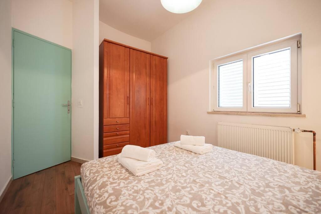 Ferienhaus Laurel House, *
