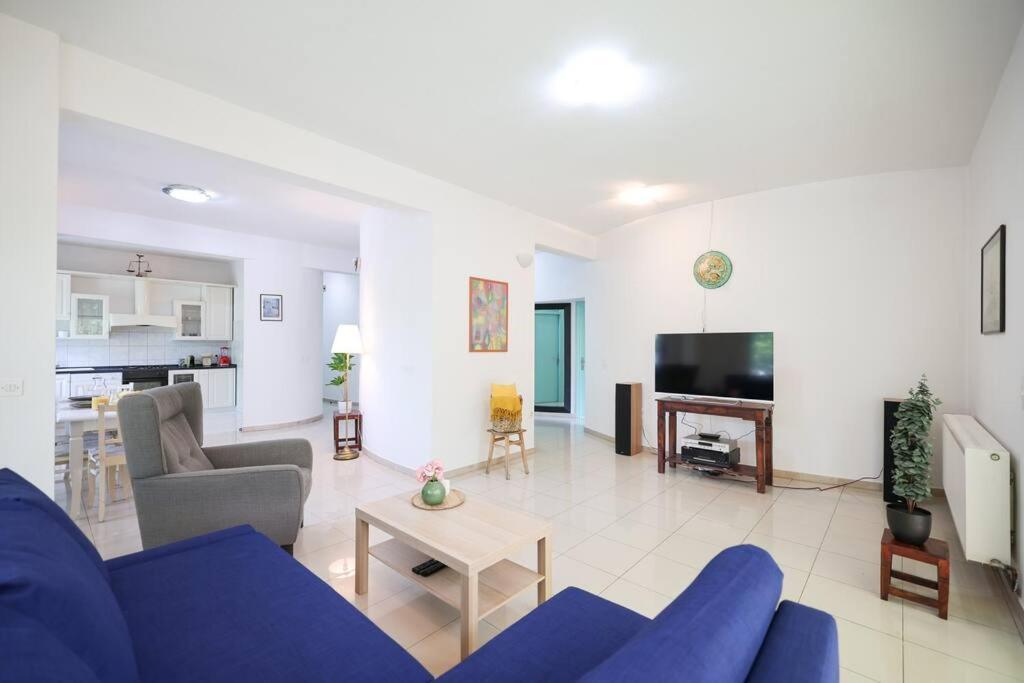 Laurel House, * Zadar